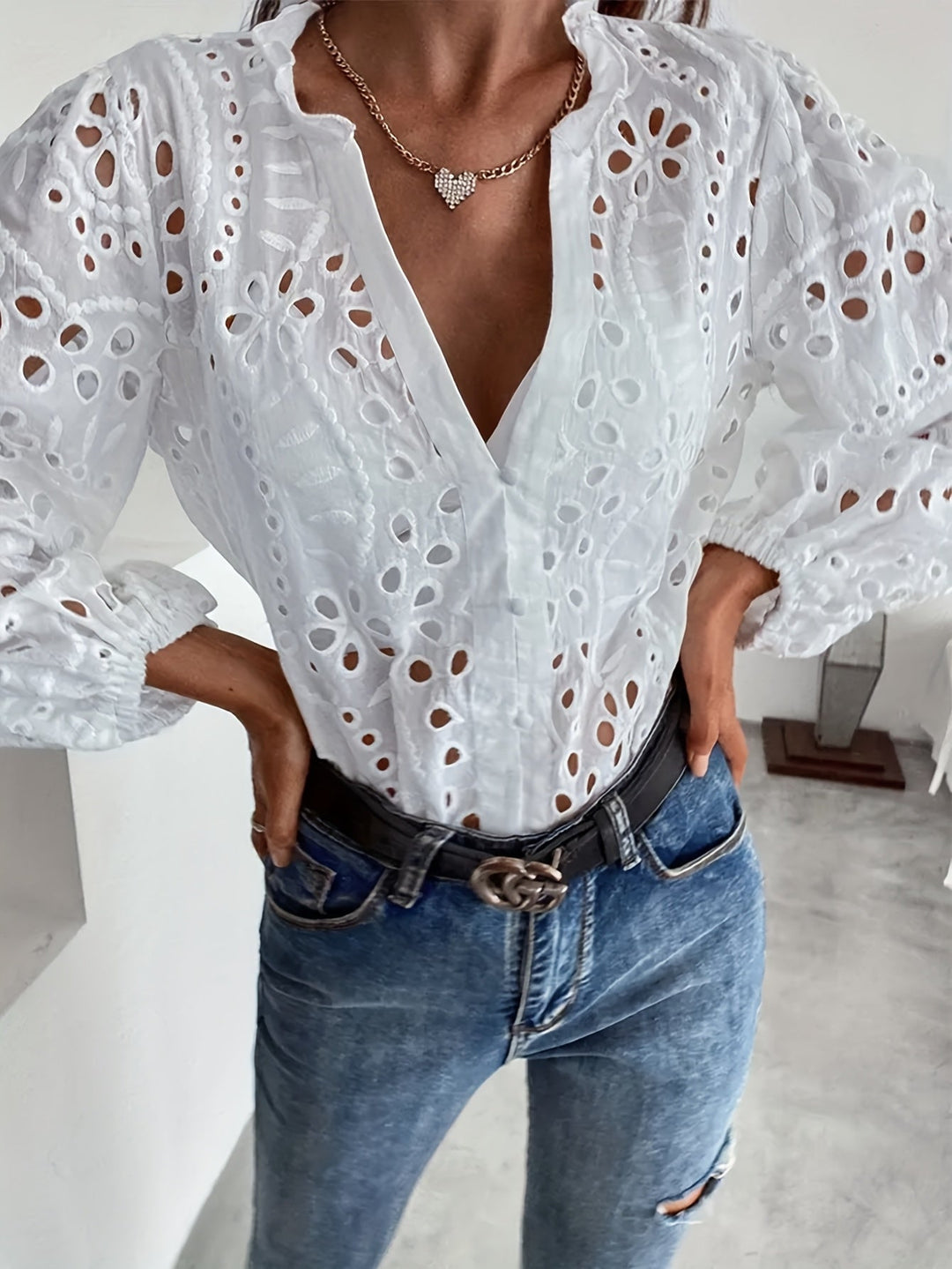 Roselina – Embroidered Long-Sleeve Blouse with Cut-Out Pattern