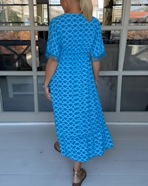 Della | Comfortable Loose Fit V-Neck Midi Dress